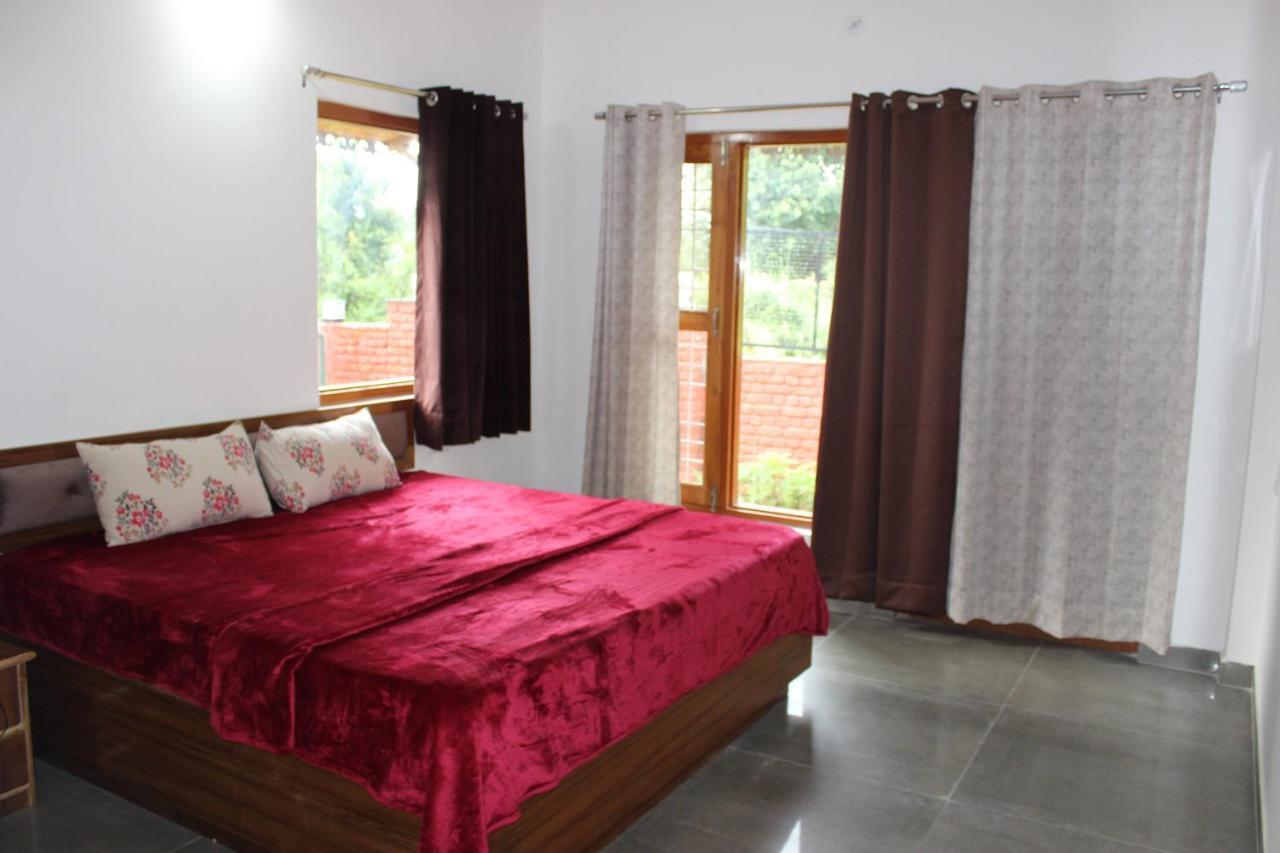 Winter Woods Cottages - 3-Bedroom Homestay Shitlakhet Экстерьер фото